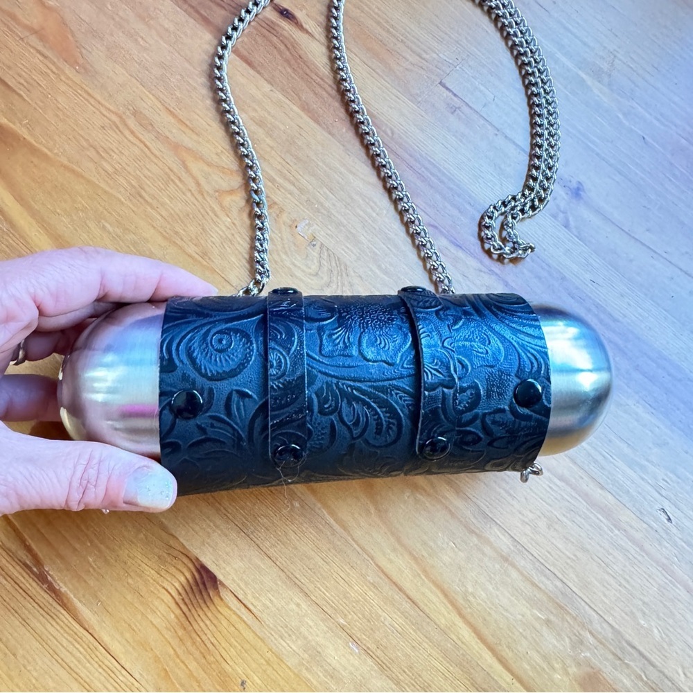 Geranium vintage black and silver metal and steel capsule bag - Picture 2 of 12